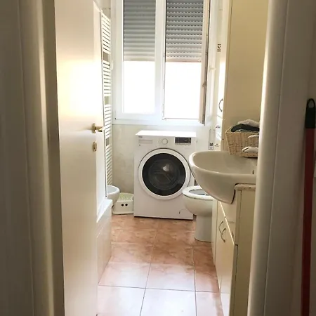 Daire Cozy And Deluxe Minutes From Downtown