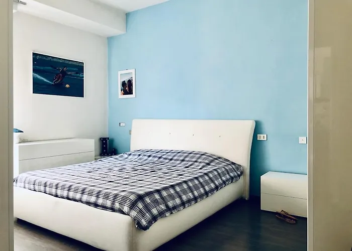 Lägenhet Cozy And Deluxe Minutes From Downtown Bologna