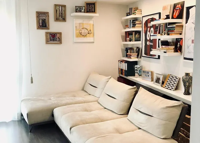 Cozy And Deluxe Minutes From Downtown Bologna