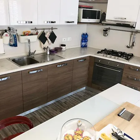 Cozy And Deluxe Minutes From Downtown Apartment *