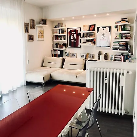 Cozy And Deluxe Minutes From Downtown Bologna