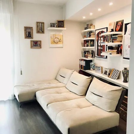 Cozy And Deluxe Minutes From Downtown Bologna
